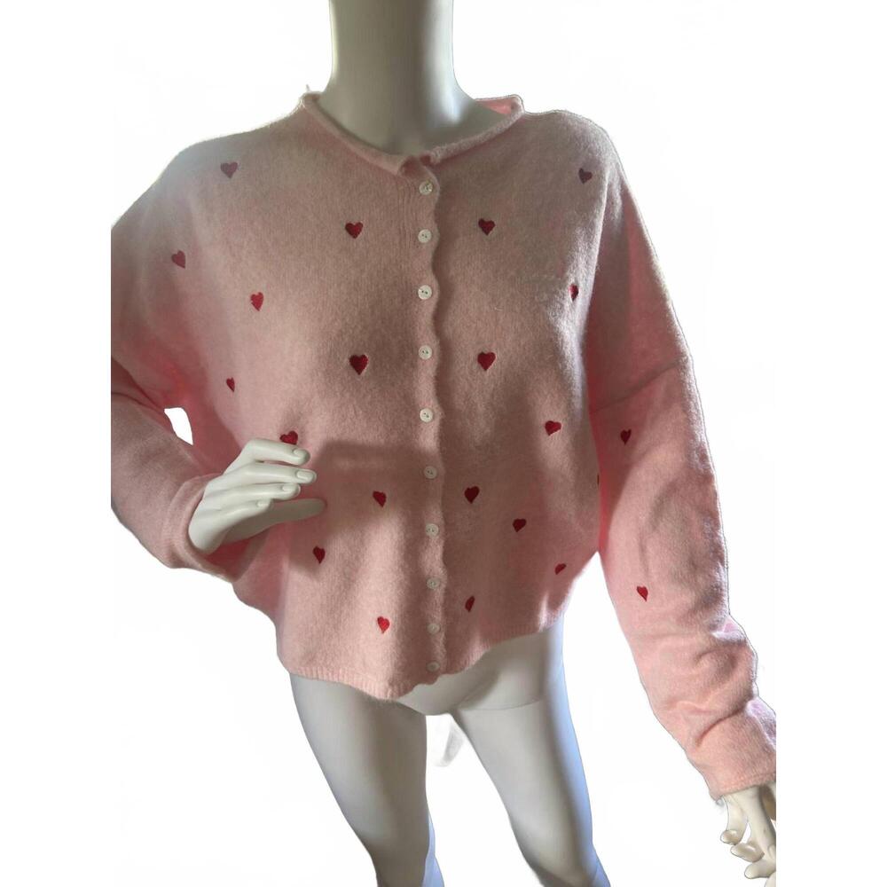 NEW THINGS BETWEEN women's long sleeved heart sweater in pink/red